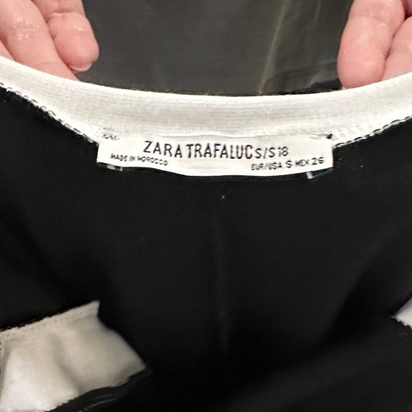 Black and White Sleeveless Mini Dress - Picture 2 of 3